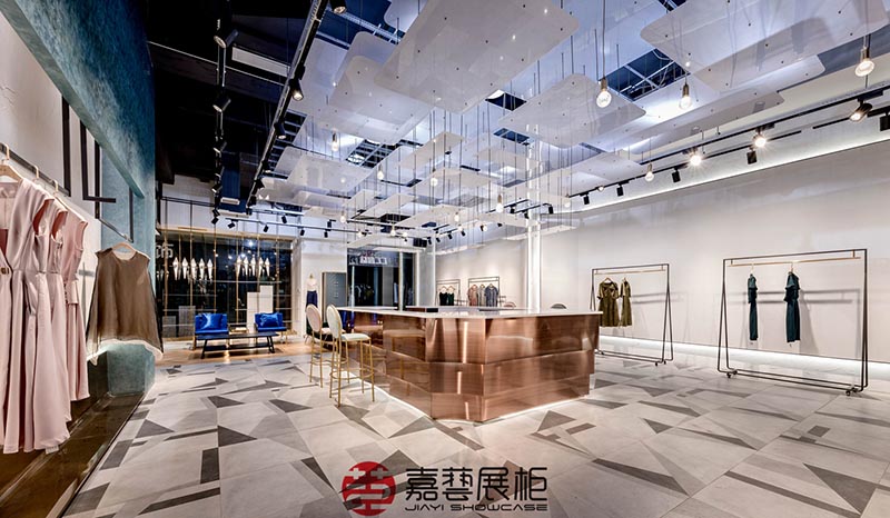 服裝店新品這樣陳設(shè)，教你快速打造出爆款